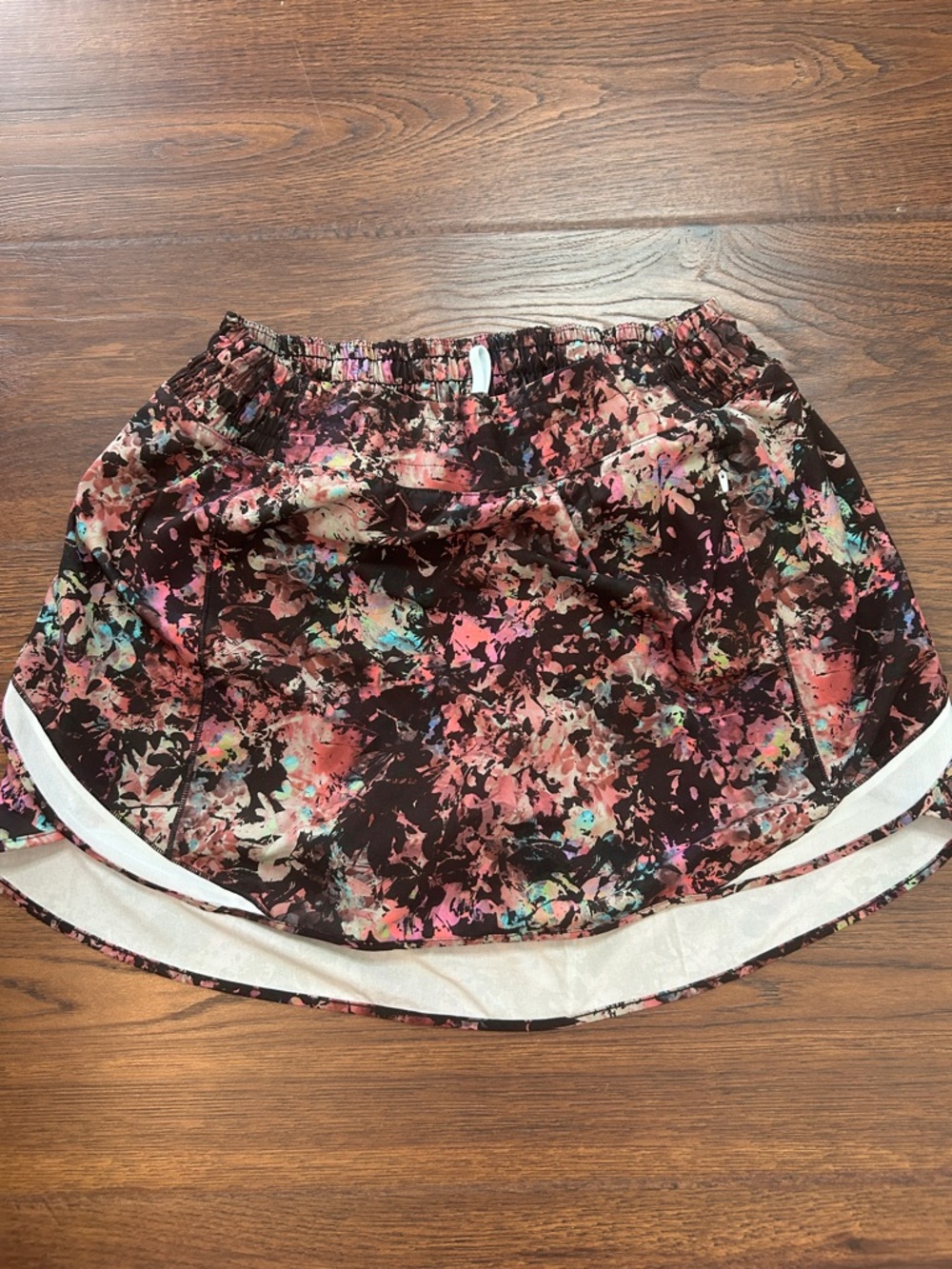 Lululemon Hotty Toddy Floral Print A-Line Mini Skirt in Black and Pink